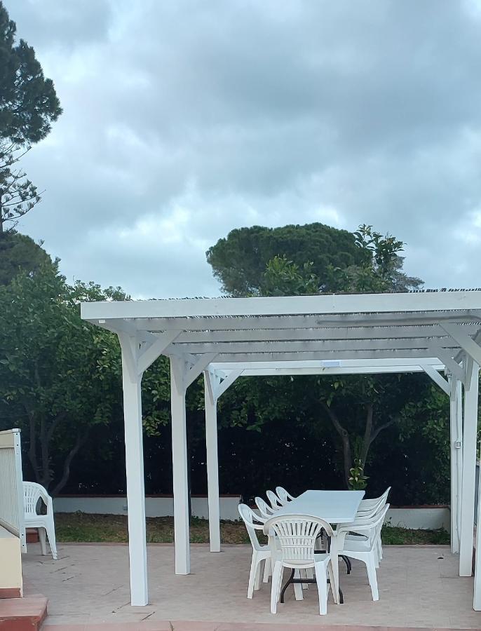 Appartamenti In Villa Polimnia Fontane Bianche Luaran gambar