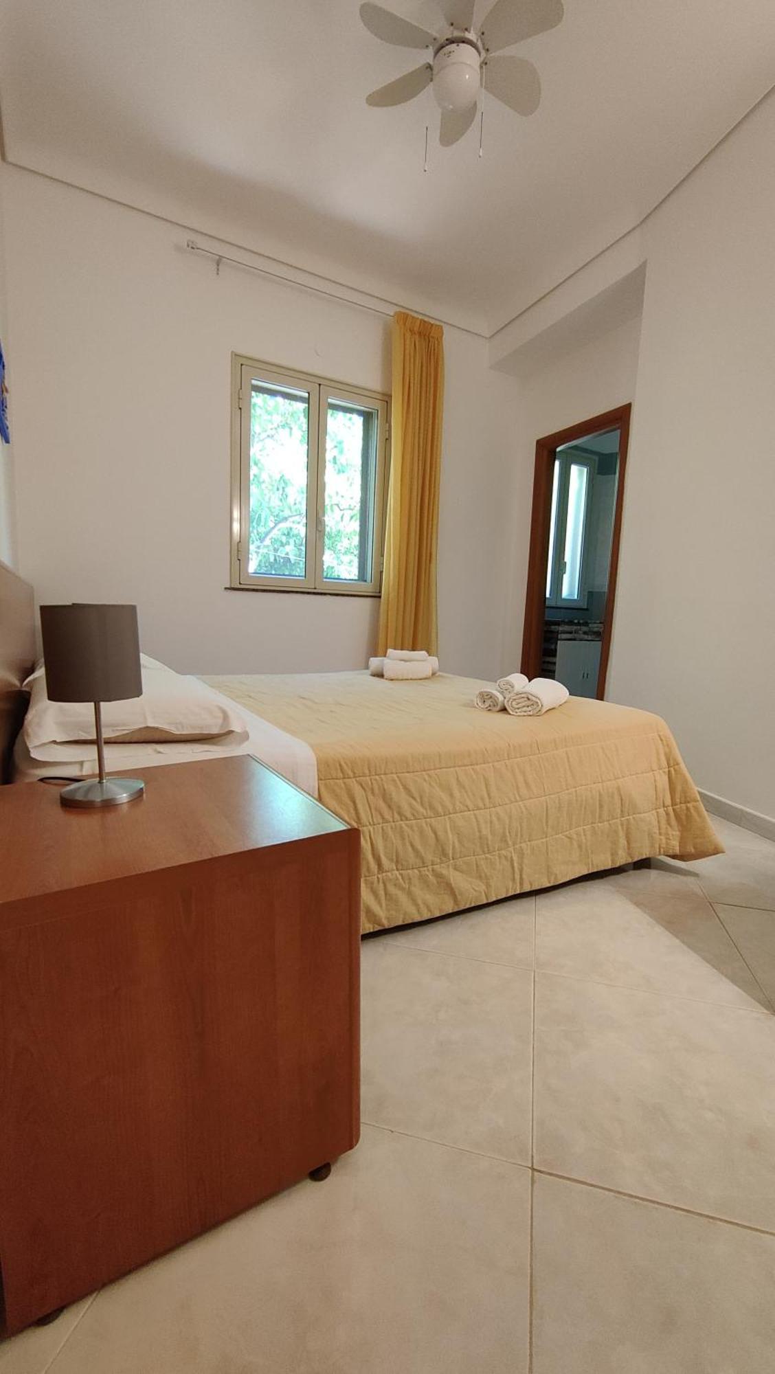 Appartamenti In Villa Polimnia Fontane Bianche Bilik gambar