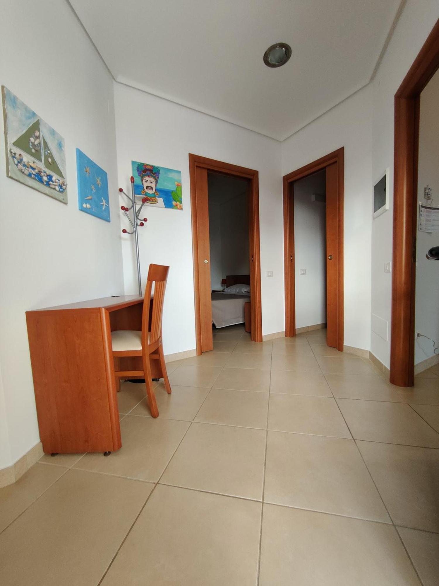 Appartamenti In Villa Polimnia Fontane Bianche Bilik gambar